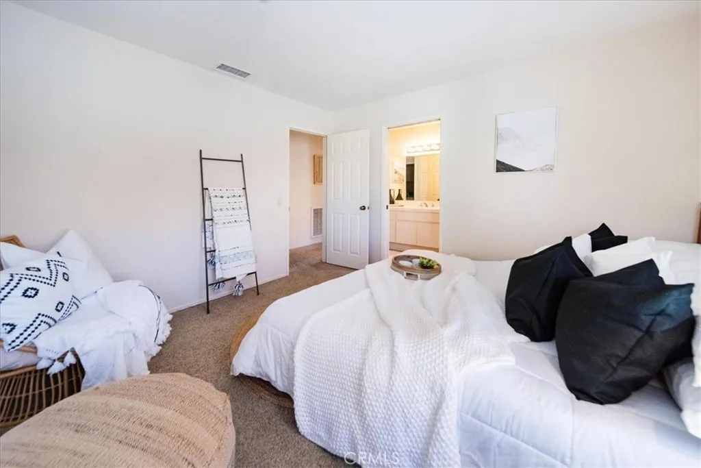 28742 Vista Valley Drive, Vista, California 92084 home-pic-31