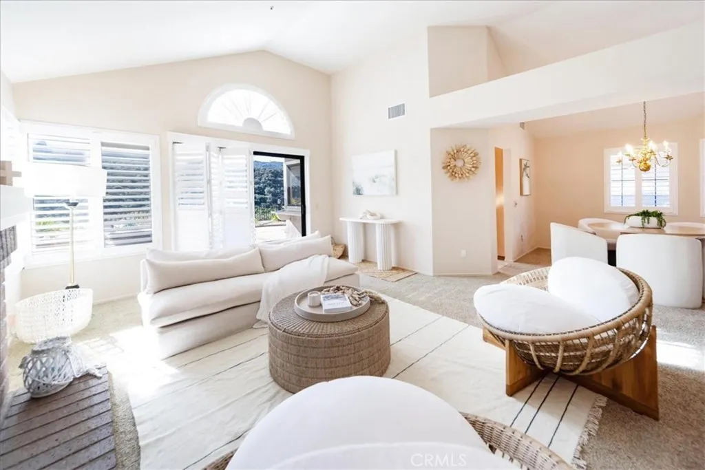 28742 Vista Valley Drive, Vista, California 92084 home-pic-1
