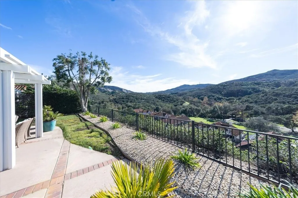 28742 Vista Valley Drive, Vista, California 92084 home-pic-42