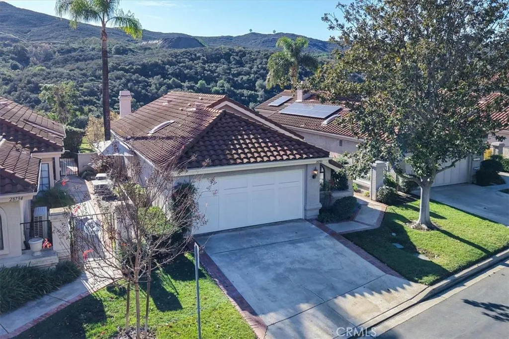 28742 Vista Valley Drive, Vista, California 92084 home-pic-53