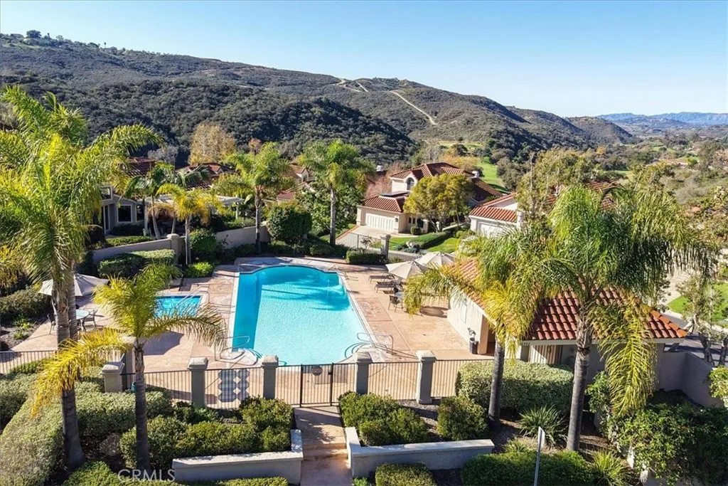 28742 Vista Valley Drive, Vista, California 92084 home-pic-59