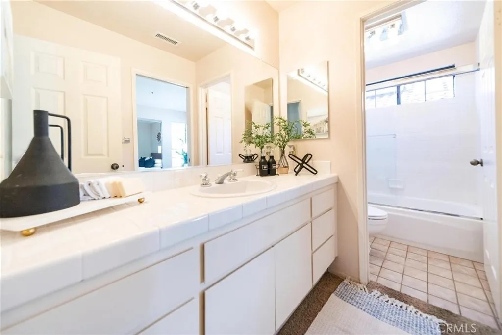 28742 Vista Valley Drive, Vista, California 92084 home-pic-28