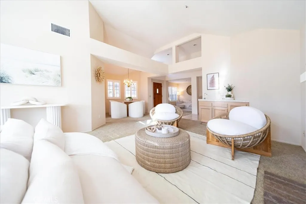 28742 Vista Valley Drive, Vista, California 92084 home-pic-14