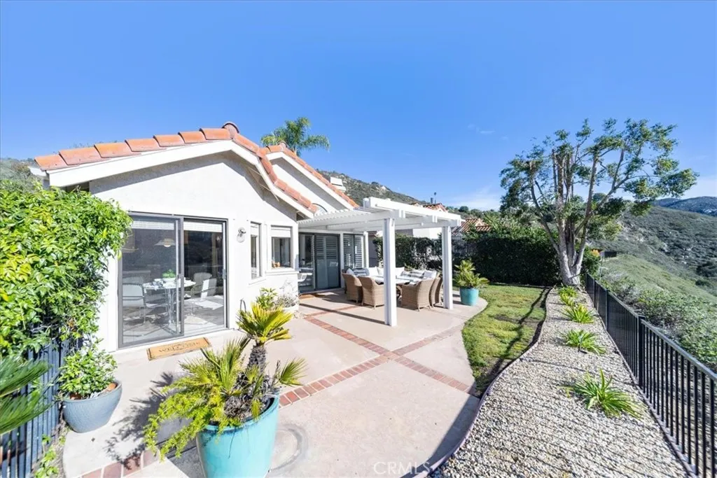 28742 Vista Valley Drive, Vista, California 92084 home-pic-43
