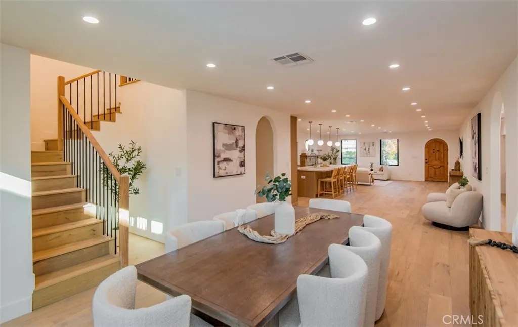 323 S Orange Drive, Los Angeles, California 90036 home-pic-16