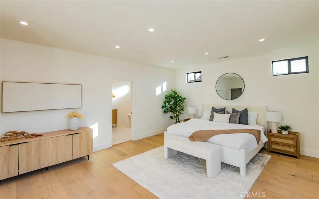 323 S Orange Drive, Los Angeles, California 90036 home-pic-28