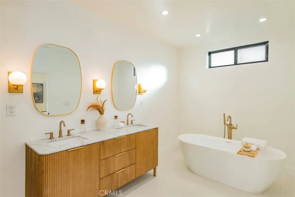 323 S Orange Drive, Los Angeles, California 90036 home-pic-32