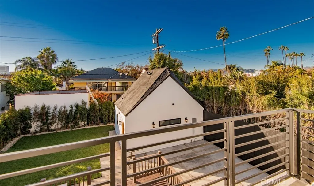 323 S Orange Drive, Los Angeles, California 90036 home-pic-55