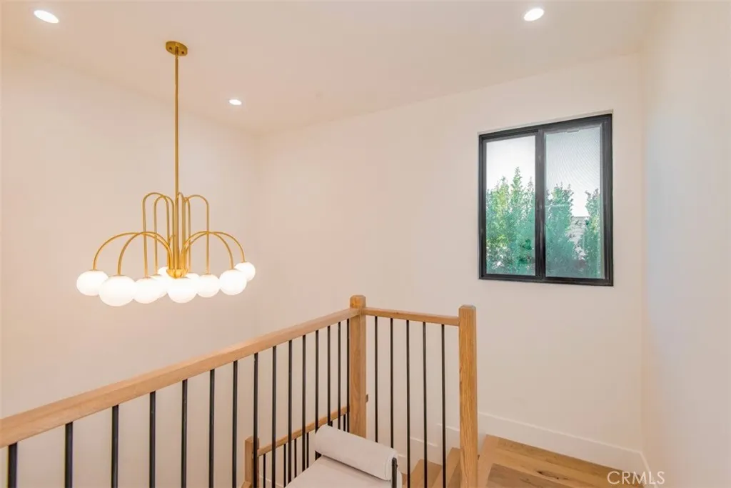 323 S Orange Drive, Los Angeles, California 90036 home-pic-20