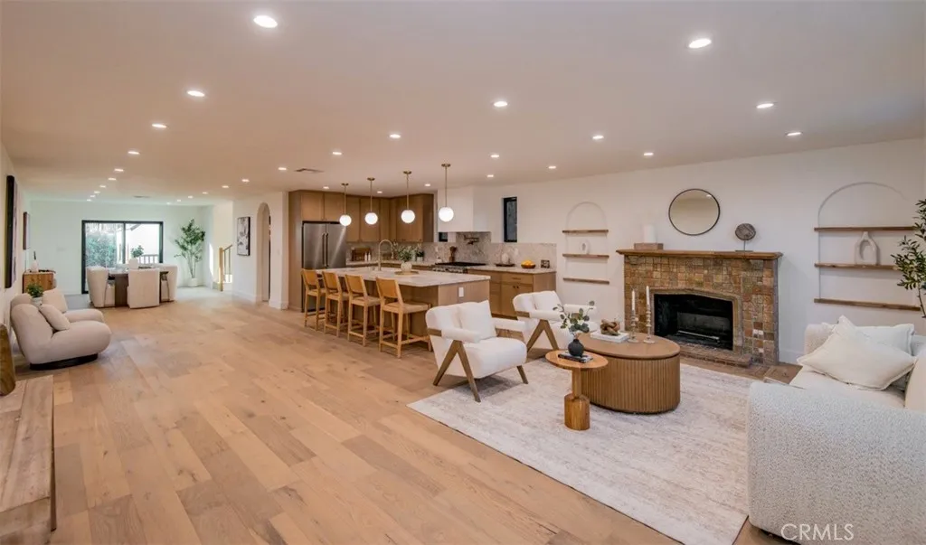 323 S Orange Drive, Los Angeles, California 90036 home-pic-6