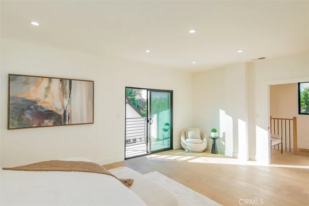 323 S Orange Drive, Los Angeles, California 90036 home-pic-25