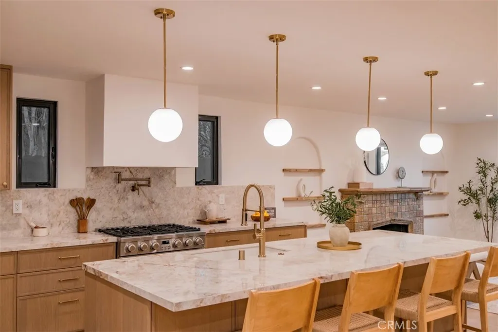 323 S Orange Drive, Los Angeles, California 90036 home-pic-10