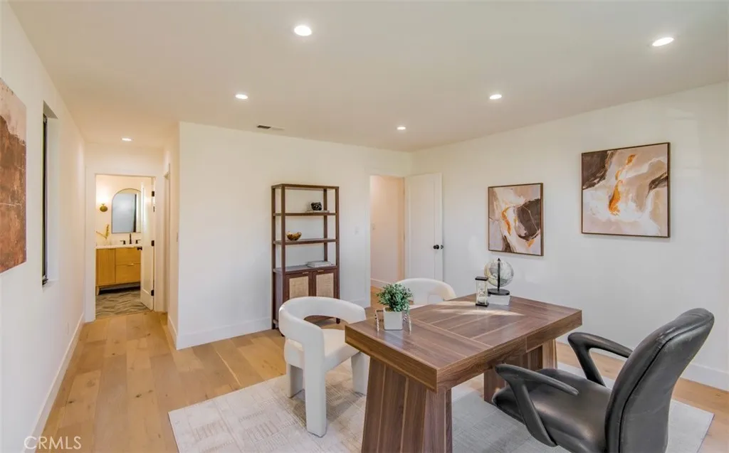 323 S Orange Drive, Los Angeles, California 90036 home-pic-41