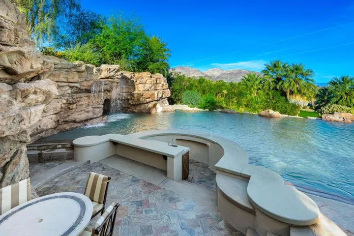 102-web-or-mls-CC_Lantana_OPMG_1223_102
