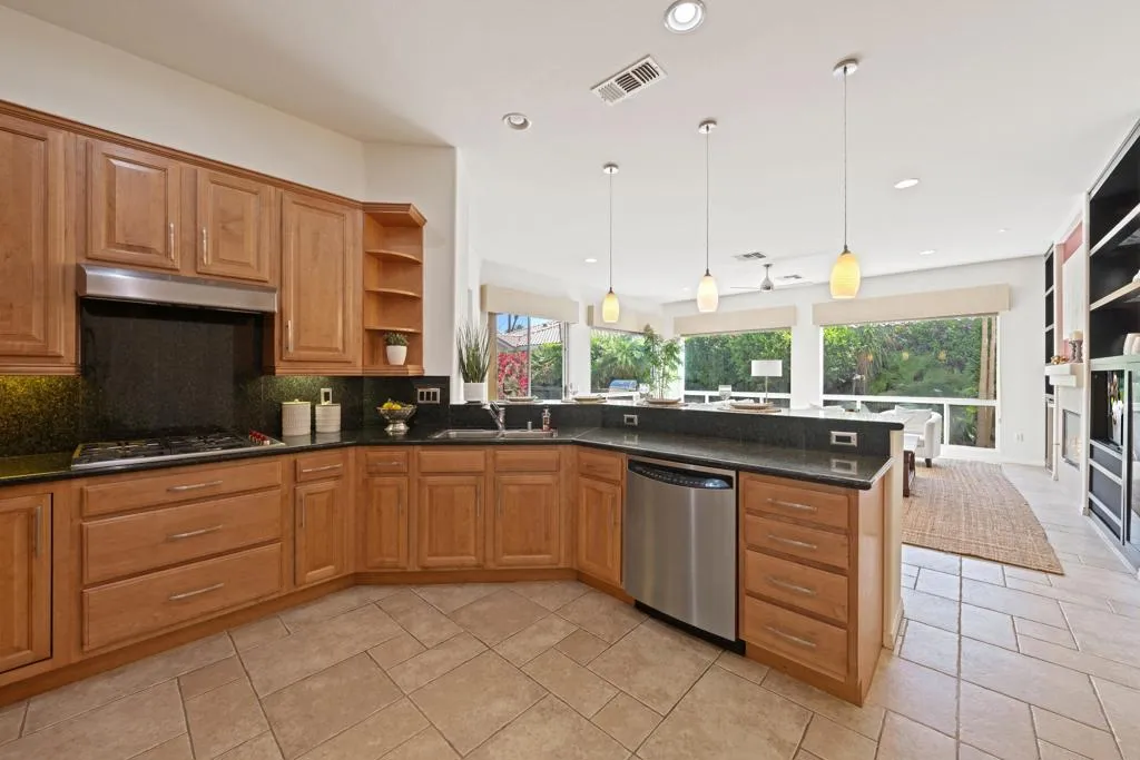 78364 Grape Arbor Avenue, Palm Desert, California 92211 home-pic-17