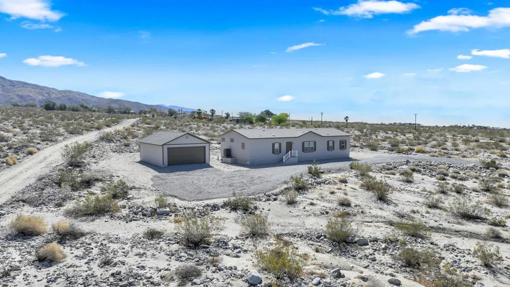 20158 Penny Lane, Desert Hot Springs, California 92241 home-pic-25