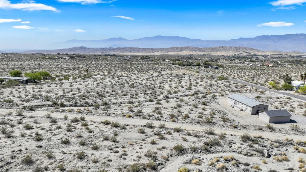 20158 Penny Lane, Desert Hot Springs, California 92241 home-pic-33