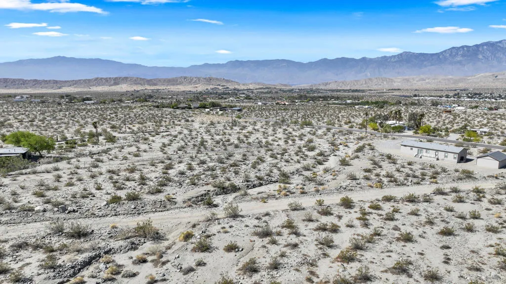 20158 Penny Lane, Desert Hot Springs, California 92241 home-pic-32