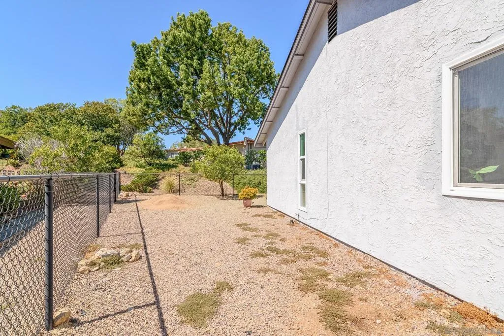 16556 Gabarda Rd, San Diego, California 92128 home-pic-37