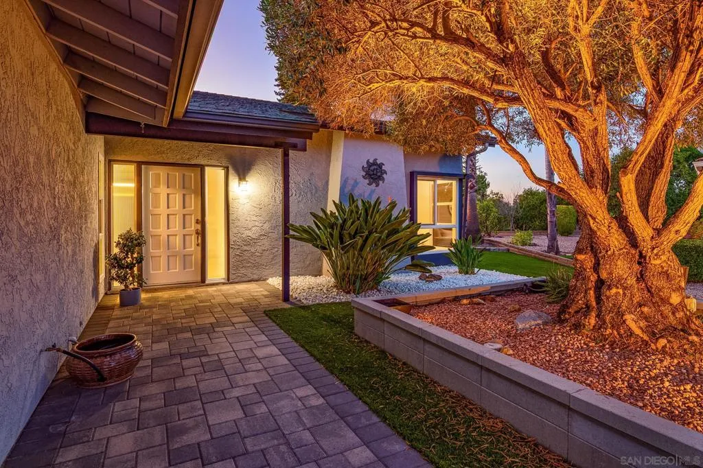 16556 Gabarda Rd, San Diego, California 92128 home-pic-38