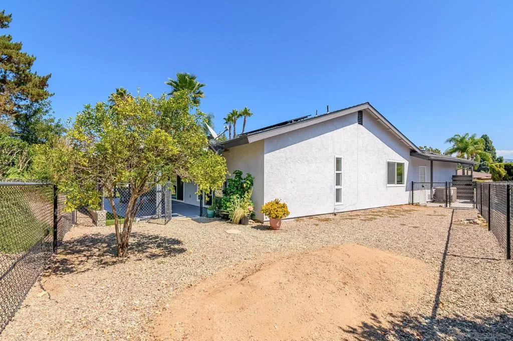 16556 Gabarda Rd, San Diego, California 92128 home-pic-36