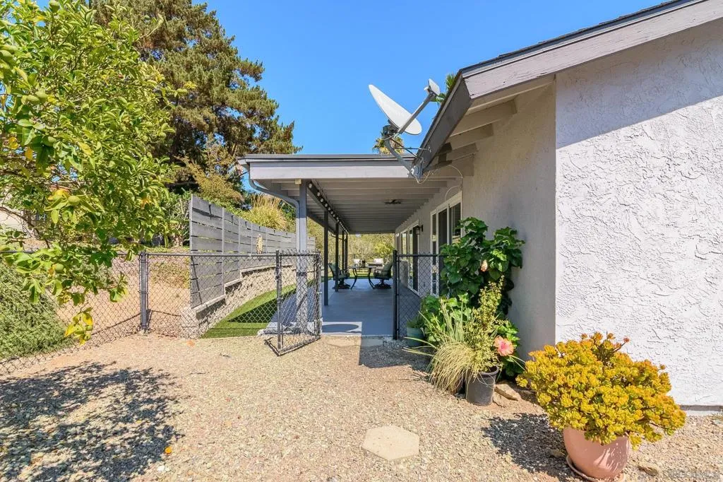 16556 Gabarda Rd, San Diego, California 92128 home-pic-35