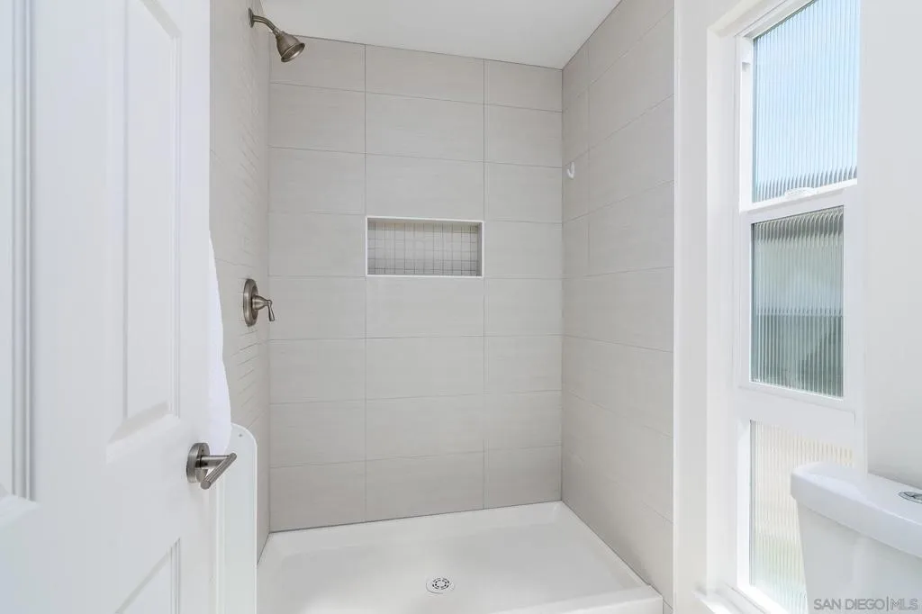 16556 Gabarda Rd, San Diego, California 92128 home-pic-23