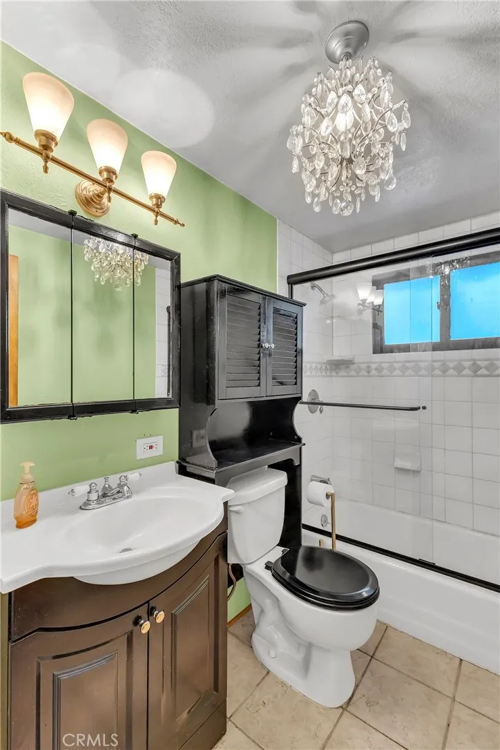 Updated bathroom with tub