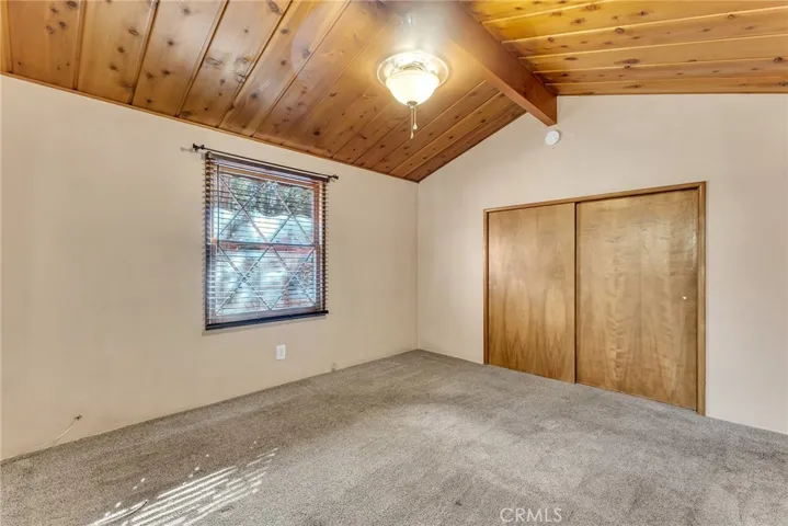 Primary Bedroom w/ closet