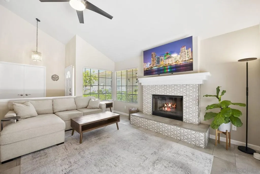 11781 Caminito De Las Missiones, San Diego, California 92128 home-pic-7