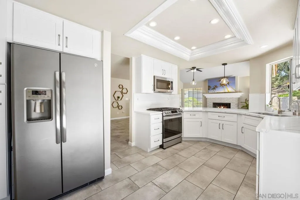 11781 Caminito De Las Missiones, San Diego, California 92128 home-pic-11