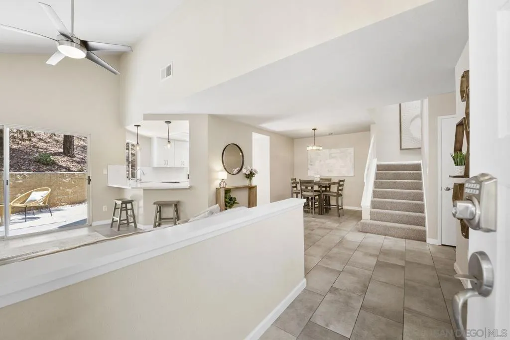 11781 Caminito De Las Missiones, San Diego, California 92128 home-pic-4