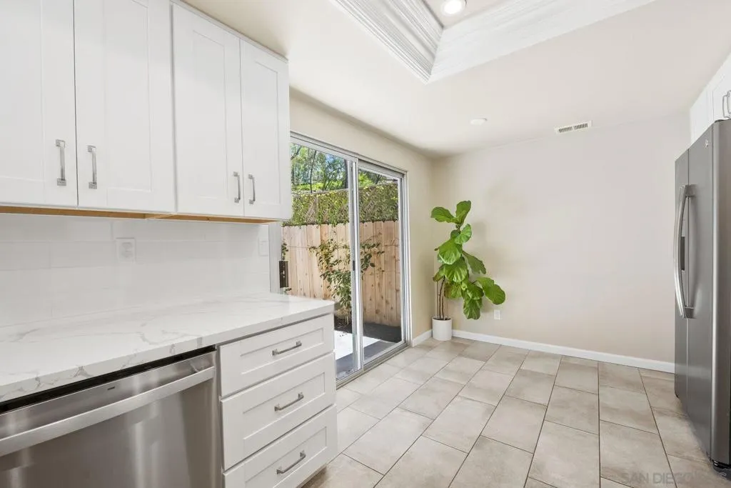 11781 Caminito De Las Missiones, San Diego, California 92128 home-pic-12