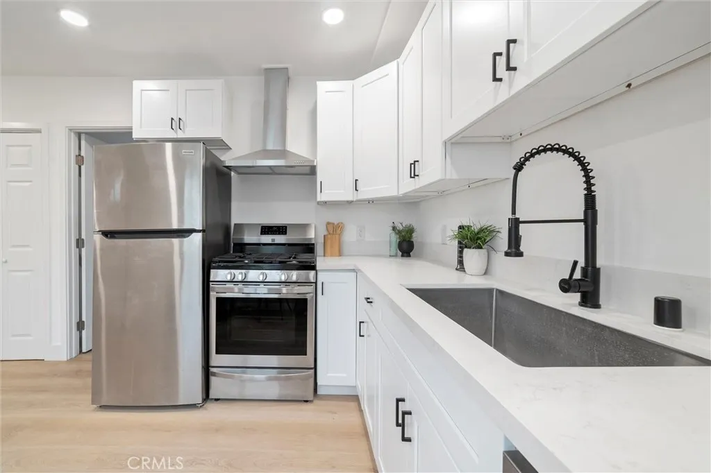 2315 Stanford Avenue, Los Angeles, California 90011 home-pic-6