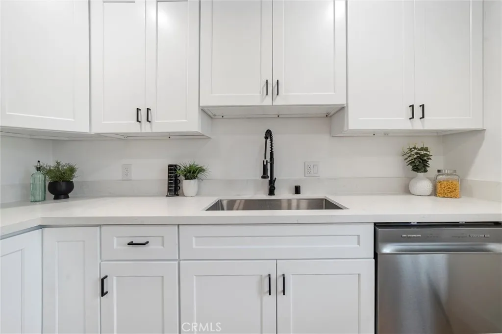 2315 Stanford Avenue, Los Angeles, California 90011 home-pic-7