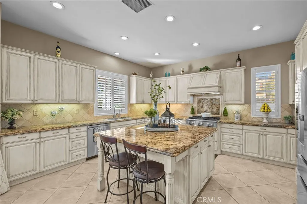 22349 Amber Eve Drive, Corona, California 92883 home-pic-13