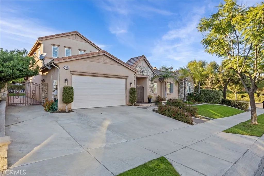 22349 Amber Eve Drive, Corona, California 92883 home-pic-3