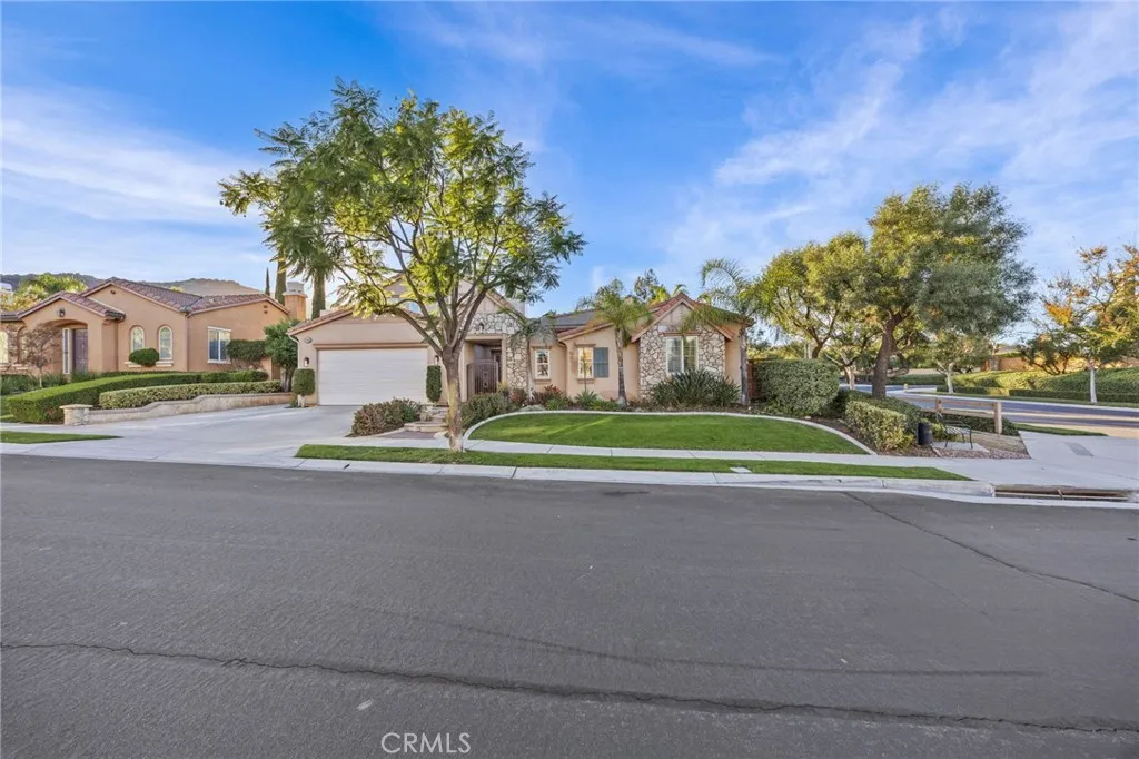 22349 Amber Eve Drive, Corona, California 92883 home-pic-4