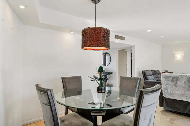 10-web-or-mls-Yucca Tree Dr-S3012-010