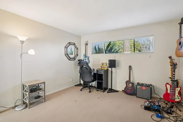 22-web-or-mls-Yucca Tree Dr-S3012-022