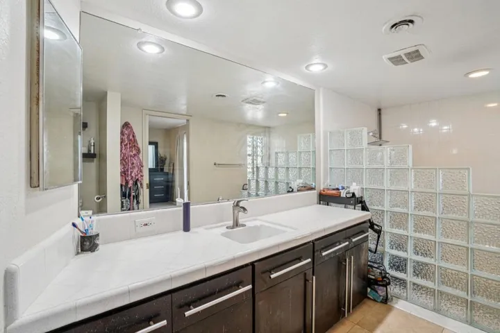 30-web-or-mls-Yucca Tree Dr-S3012-030