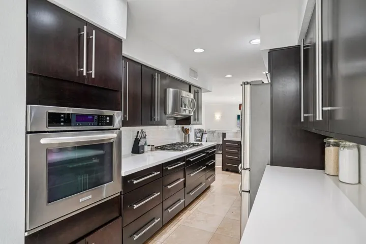 14-web-or-mls-Yucca Tree Dr-S3012-014