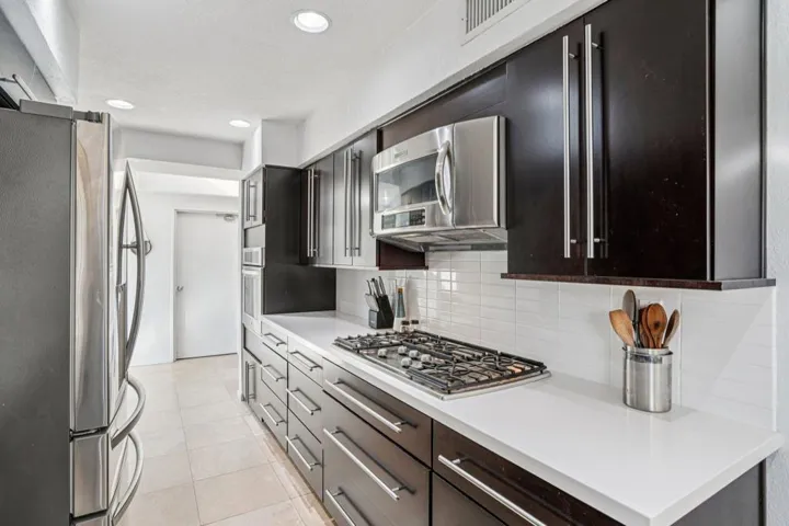 16-web-or-mls-Yucca Tree Dr-S3012-016