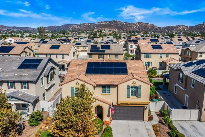 10664 Sandy Creek Drive, Santee, California 92071