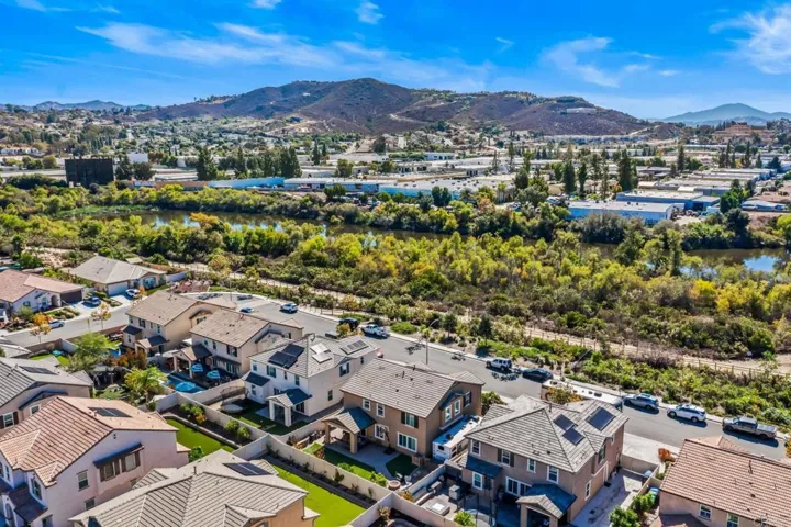 10664 Sandy Creek Drive, Santee, California 92071