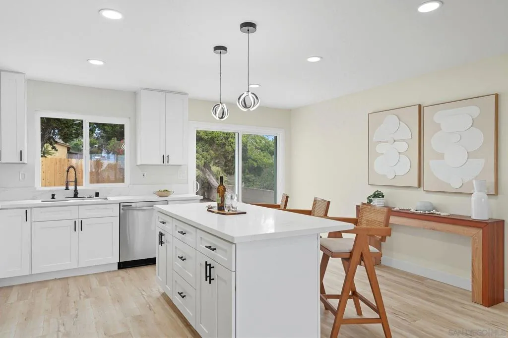 1325 First Ave, Chula Vista, California 91911 home-pic-20