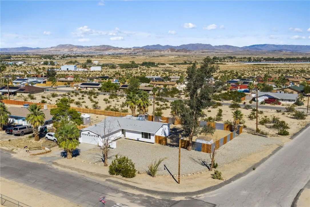 73904 Playa Vista Drive, 29 Palms, California 92277 home-pic-28