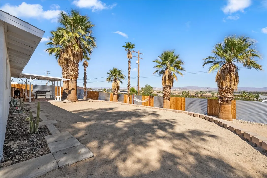 73904 Playa Vista Drive, 29 Palms, California 92277 home-pic-19