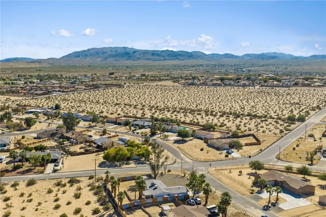 73904 Playa Vista Drive, 29 Palms, California 92277 home-pic-27