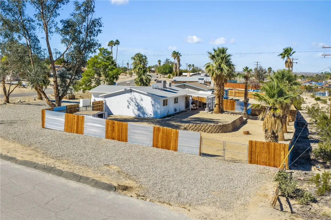 73904 Playa Vista Drive, 29 Palms, California 92277 home-pic-31